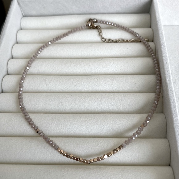 Jewelry - Headed choker necklace